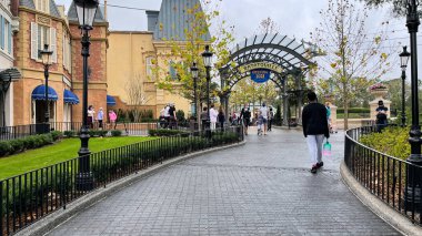 Orlando, FL USA- 23 Ocak 2021: The Ratatouille, Orlando, Florida 'daki Walt Disney World' de EPCOT 'da Fransız Pavilyonu' na giriş yaptı..