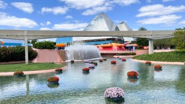 Orlando, FL USA- 27 Nisan 2021: Orlando, Florida 'daki Walt Disney World' de EPCOT 'da Çiçek ve Bahçe Festivali.