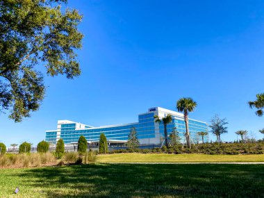 Orlando, FL USA - 29 Şubat 2020: Laureate Park Laka Nona, Florida 'daki KPMG Lakehouse binası