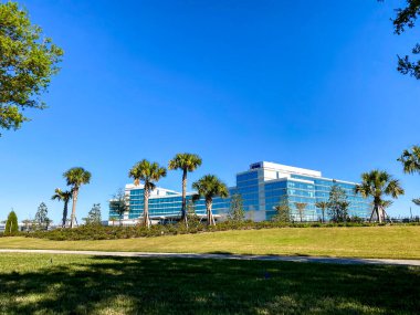 Orlando, FL USA - 29 Şubat 2020: Laureate Park Laka Nona, Florida 'daki KPMG Lakehouse binası