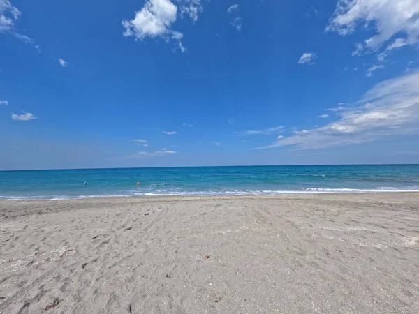 Beautiful Turquoise Atlantic Ocean Sunny Day Beach Jupiter Florida —  Fotos de Stock