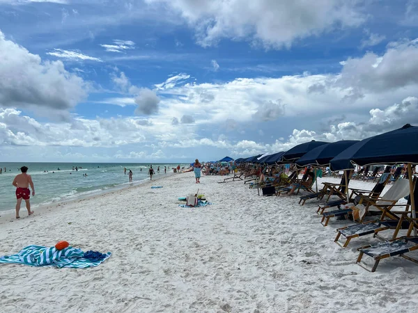 Watercolor Usa July 2022 Beach Blue Umbrella Lounge Chairs Lined — Φωτογραφία Αρχείου