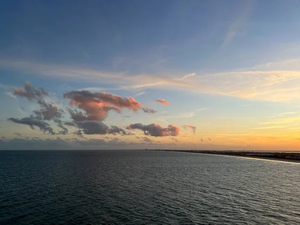 Вид Воздуха Порт Канаверал Закате Время Круизного Судна Уплывающего Флориду — стоковое фото