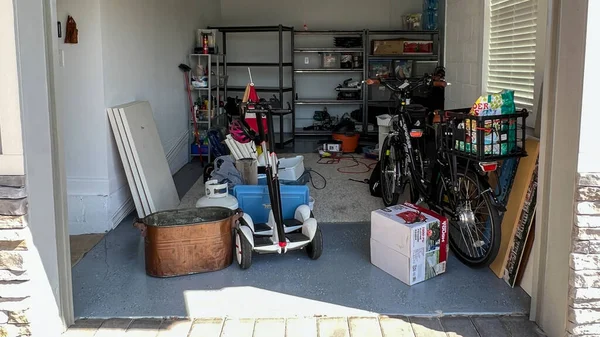 Orlando Usa March 2022 Unorganized Garage Filled Lot Stuff Neighborhood — Fotografia de Stock