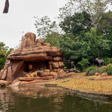 Orlando, FL USA - 28 Aralık 2019: Orlando, Florida 'daki Walt Disney World Magic Kingdom' da Orman Gezisi.