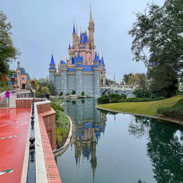 Orlando Usa January 2021 View Cinderall Castle Reflection Pond Walt — Stock Photo, Image