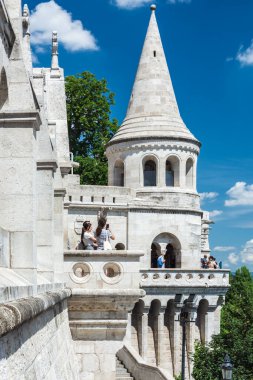 7 Temmuz 2022, Budapeşte, Macaristan - Budapeşte, Macaristan 'daki Buda Kalesi kompleksinde yer alan ünlü Balıkçı Kalesi.