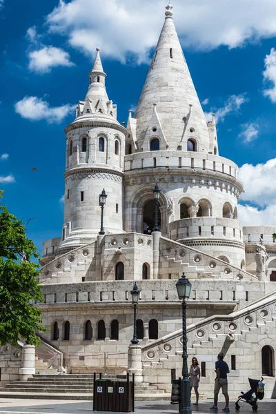 July 2022 Budapest Hungary Famous Fisherman Bastion Located Buda Castle ロイヤリティフリーのストック写真