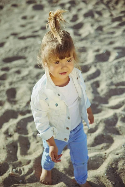 Charming Child Walking Beach Sunset — Zdjęcie stockowe