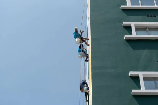 Bangkok Tailandia Abril 2017 Pintor Asiático Identificado Construcción Estaba Subiendo — Foto de Stock