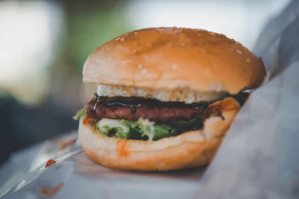 Hamburger Jest Fast Food Zrobić Bułki Mięso Ser Warzywa Restauracji — Zdjęcie stockowe