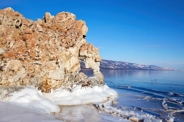 Frozen Lake Baikal Transparent Ice Heart Shaped Arch Tsagan Khushun — Photo