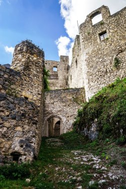 Avusturya eski ortaçağ kalesi gallenstein