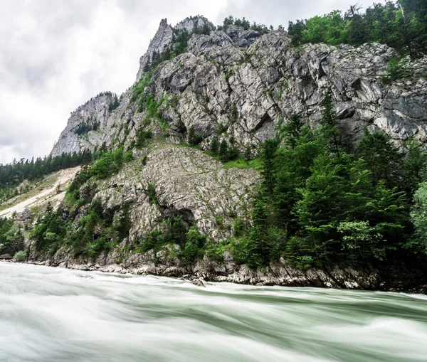 Fast mountains stream — Stock Photo, Image