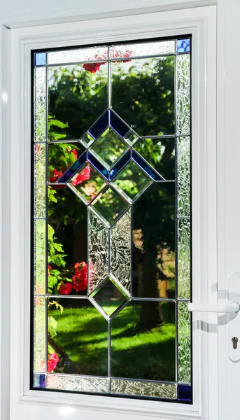 Porte d'entrée en pvc avec vitre en plomb Tiffany — Photo