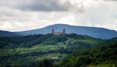 Ortaçağ Kalesi andlau alsace içinde