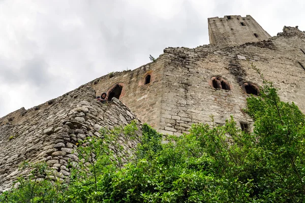 Antigua fortaleza medieval de Ortenbourg en Alsacia — Foto de Stock