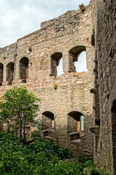 Antiga fortaleza medieval Ortenbourg na Alsácia — Fotografia de Stock