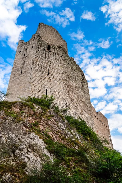 在阿尔萨斯的旧的中世纪要塞 ortenbourg。 — 图库照片