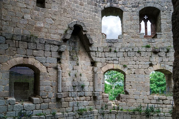 Medeltida slottet spesbourg i alsace — Stockfoto