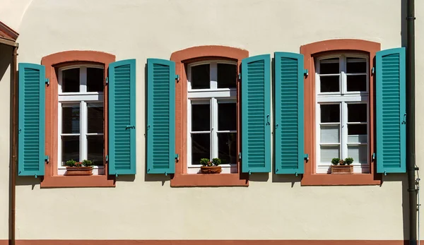 Renovated pvc wwindows in old village house — Stock Photo, Image
