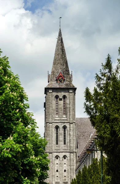 Gamla abbey i liten stad i Belgien — Stockfoto