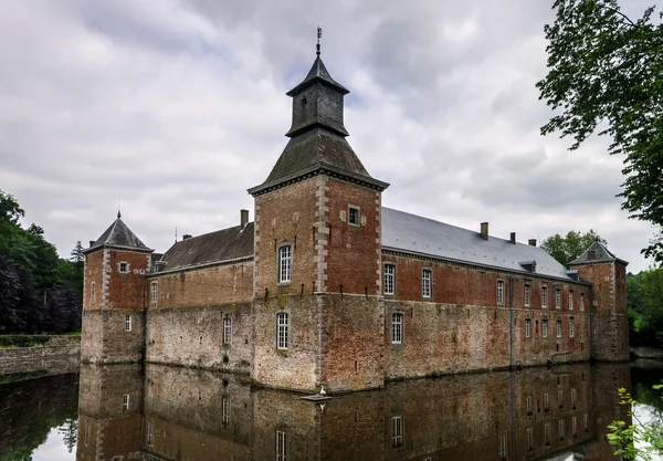 Castelo medieval com reflexão — Fotografia de Stock