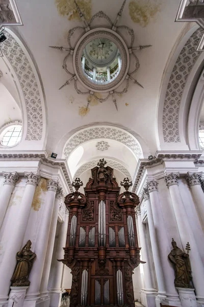 Интерьер собора аббатства — стоковое фото