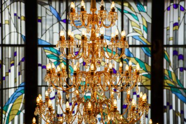 Kristal avize ve Kurşunlu bölmesi