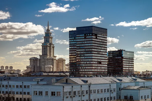 スターリン様式の新しい建物 — ストック写真