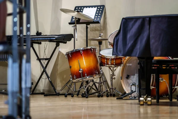 Drumkit és egyéb jazz eszközök — Stock Fotó