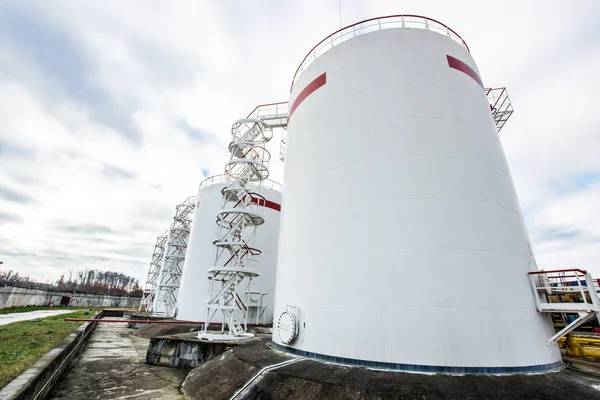 Merdiven büyük petrol tankı — Stok fotoğraf