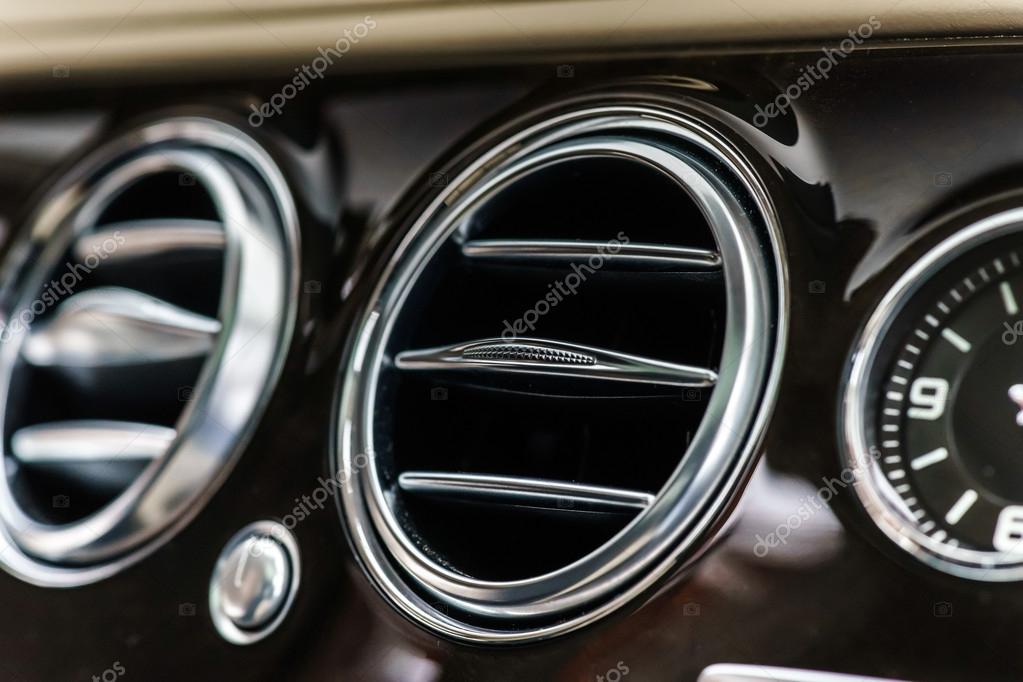 luxe auto interieur details — Stockfoto © sorokopud #49020845 luxe auto interieur details — Stockfoto © sorokopud #49020845