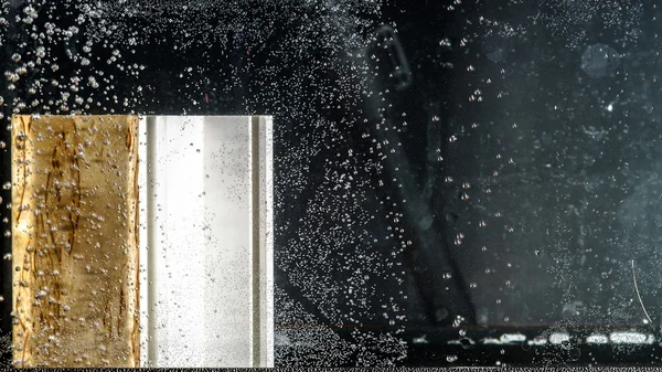 Houtfineer test door water — Stockfoto