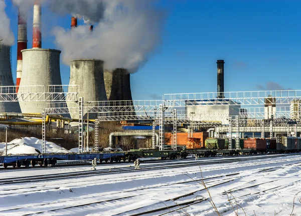 Centrale verwarming en elektriciteitscentrale — Stockfoto