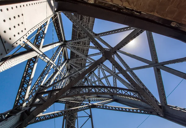 Вид на величественный мост — стоковое фото