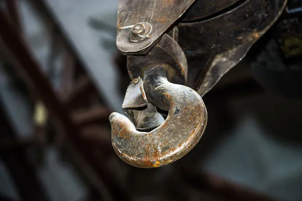 生锈的金属钩 — 图库照片
