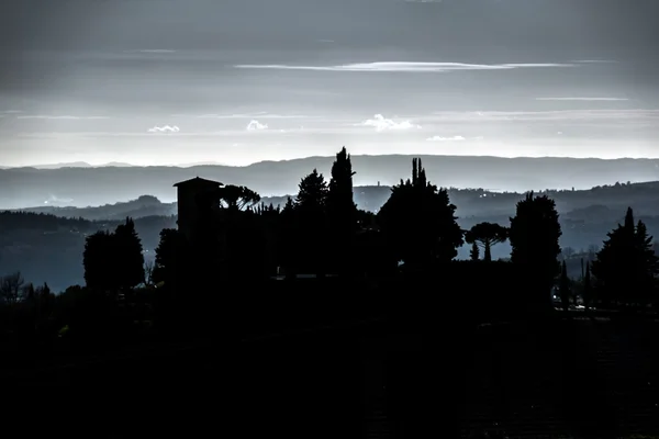 Paisagem clássica do pôr-do-sol da Toscana no campo — Fotografia de Stock