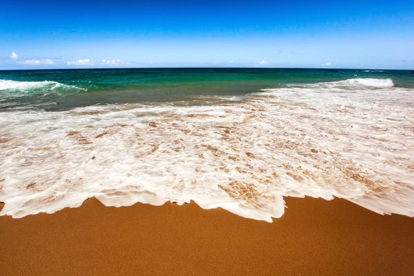 Široký oceán vlna s pěnou — Stock fotografie