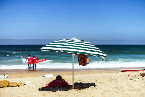 Beach umbrella on a sunny day — Stock Photo, Image