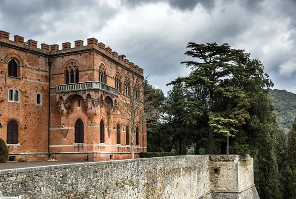 Castelo clássico Brolio na Itália — Fotografia de Stock