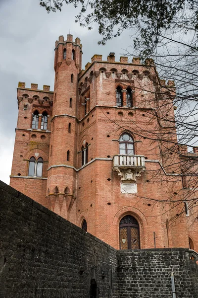 Castelo clássico Brolio na Itália — Fotografia de Stock