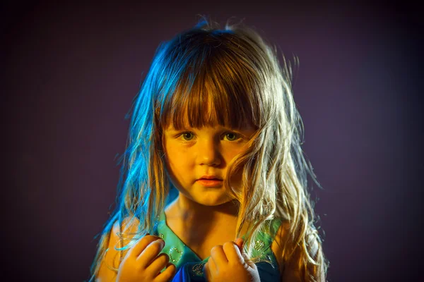 Schattig klein meisje portret — Stockfoto