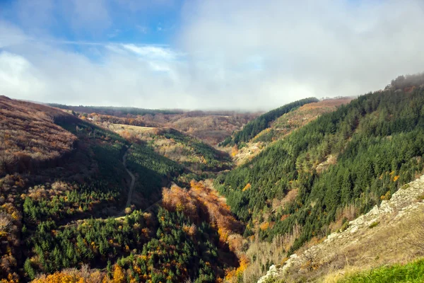 Осенний пейзаж в горах Франции — стоковое фото