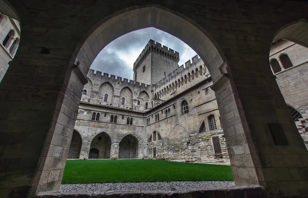 Castello medievale dei papi ad Avignone — Foto Stock
