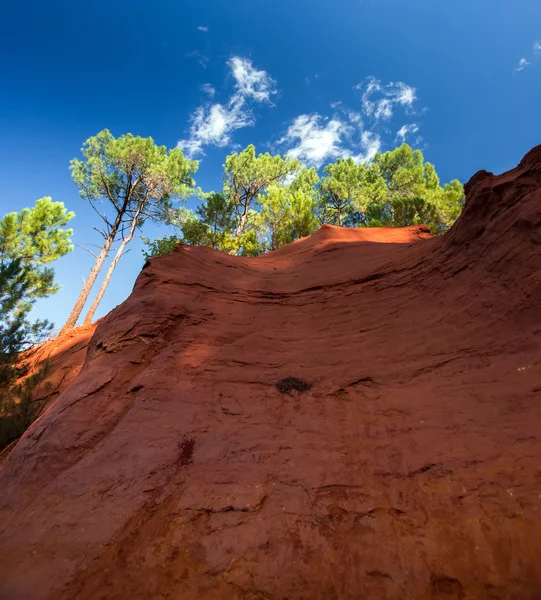 Rocas rojas de jaune en Roussilon — Foto de Stock