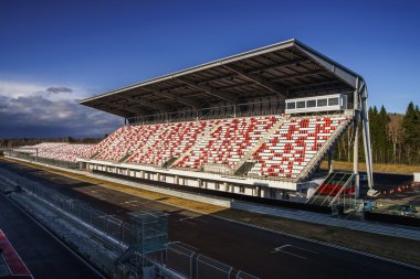 renkli kişilik dev tribün