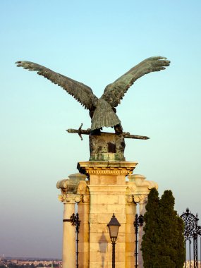 Budapeşte, Macaristan'kartal heykeli.