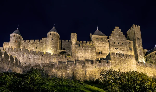 Carcassone Ortaçağ Kalesi gece görünümü. — Stok fotoğraf