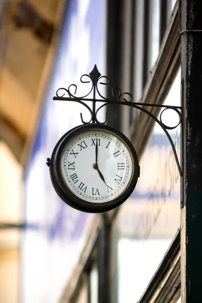 Estilo vintage vista del reloj de calle — Foto de Stock